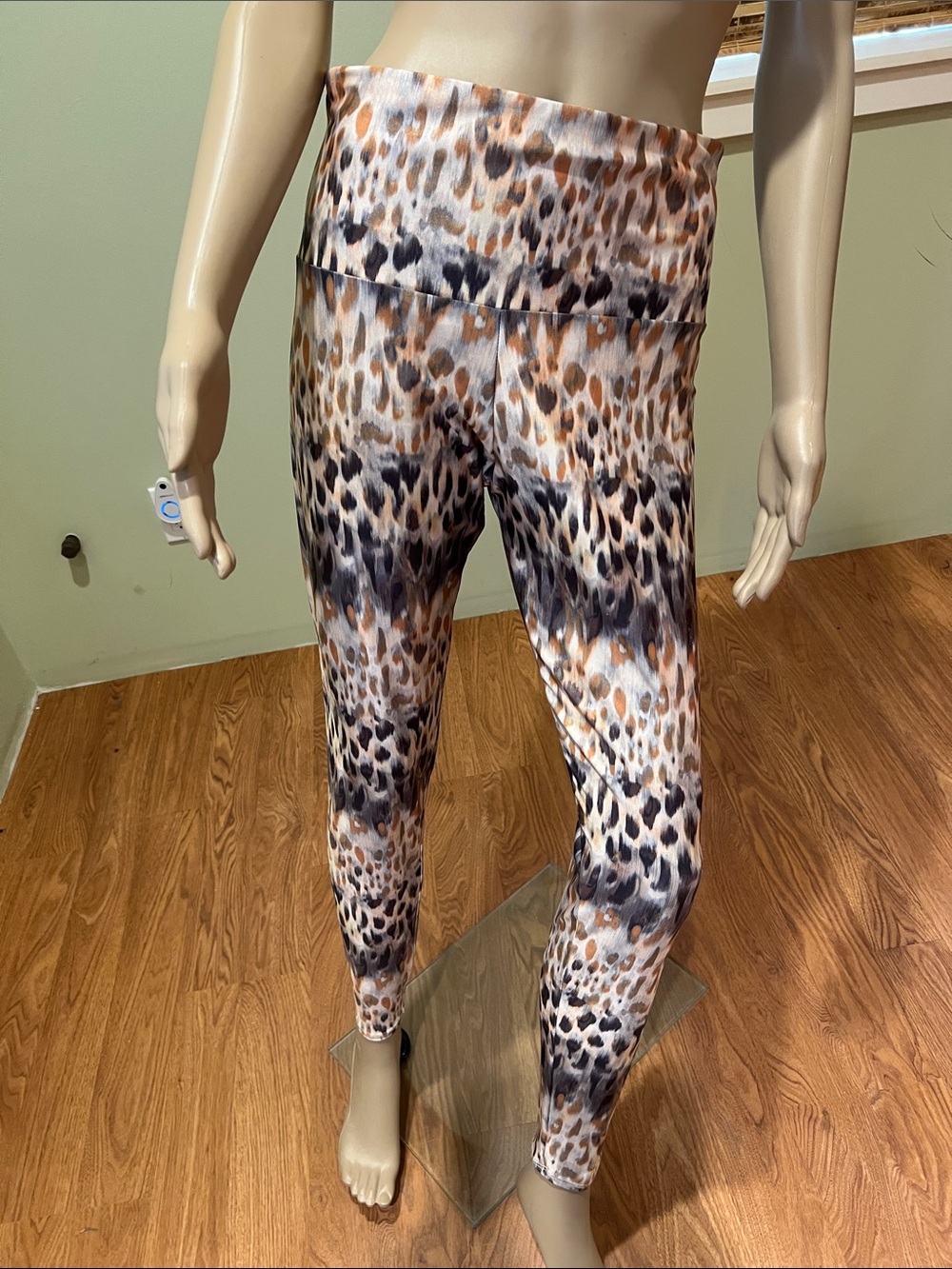 Onzie High-Waist Leopard Print Active Leggings - Brown/Black Size L
